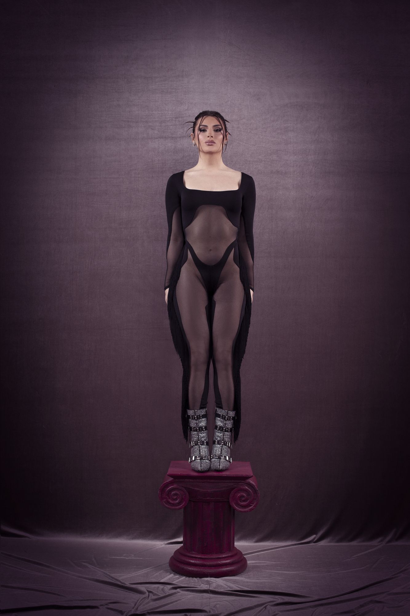 mono cuerpo entero flecos negro neopreno elástico tul tiro alto cortes Antonio Velasco Madrid transparencia