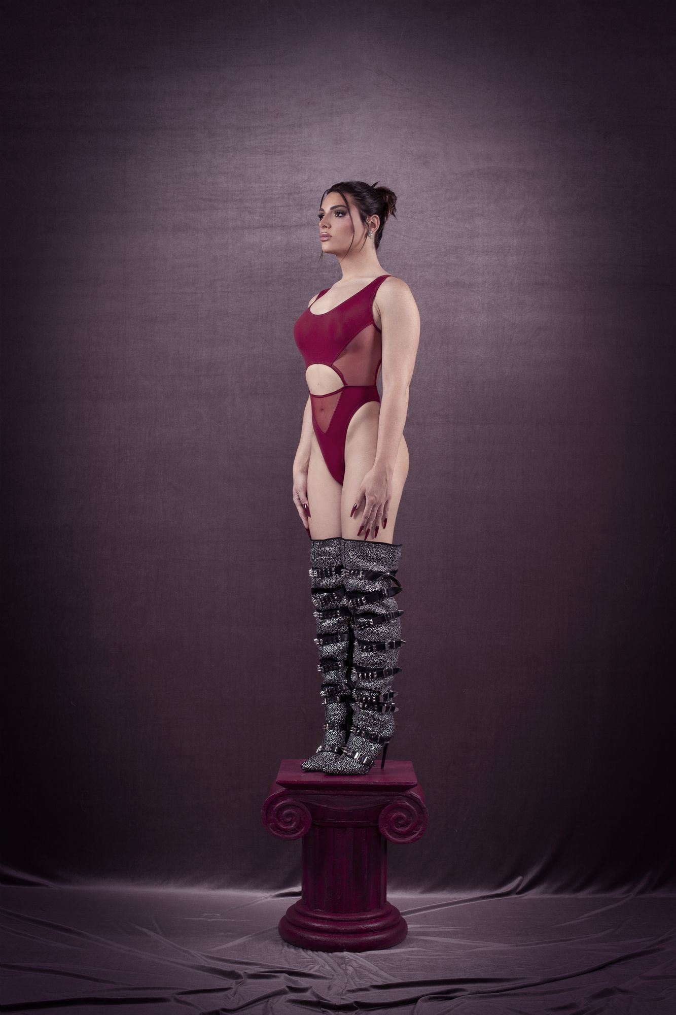 body burdeos neopreno elástico tul tiro alto cortes transparencia