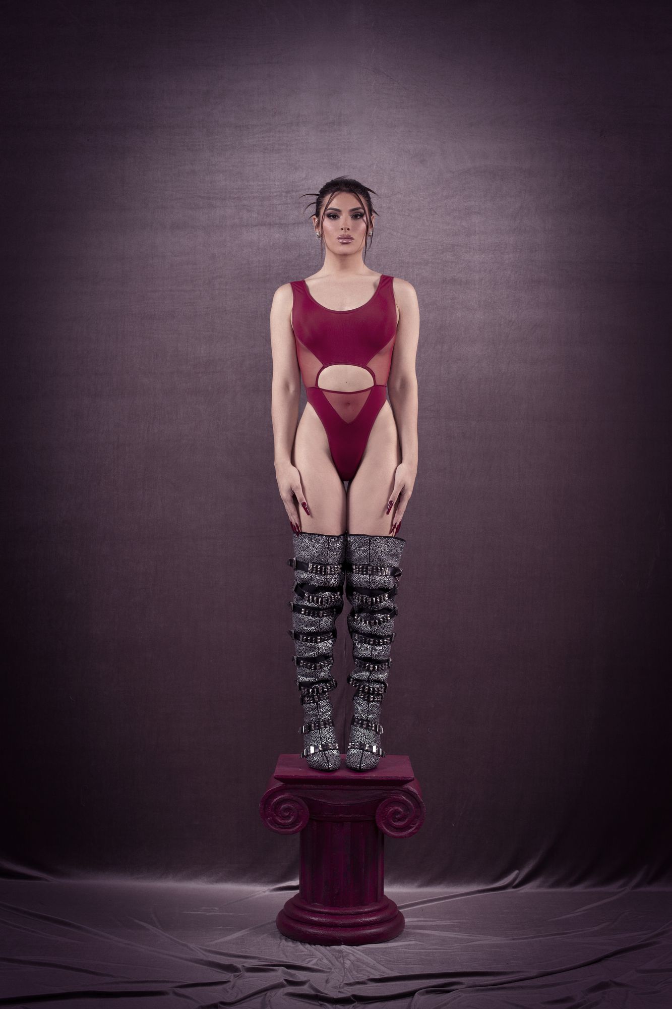 body burdeos neopreno elástico tul tiro alto cortes transparencia