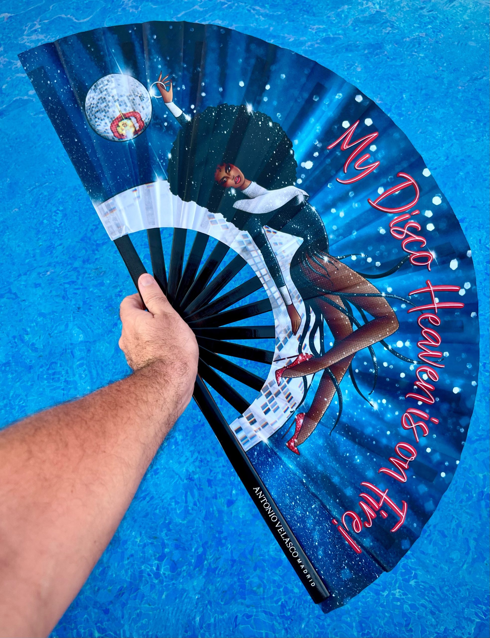 abanico disco Fever Antonio Velasco Madrid hand fan giant festival wood madera disco ball logo